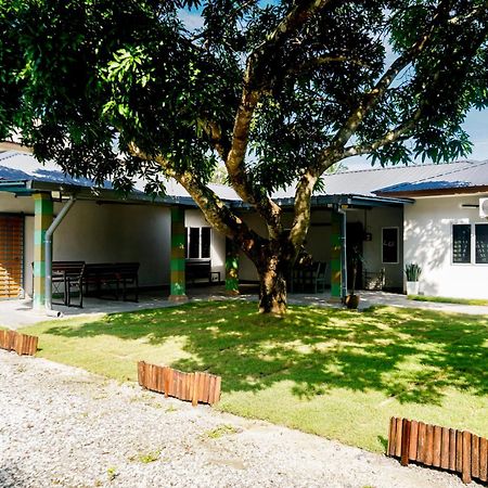 Adorable 3-Bedroom Home With Pool, Wi-Fi And Bbq Rembau Esterno foto